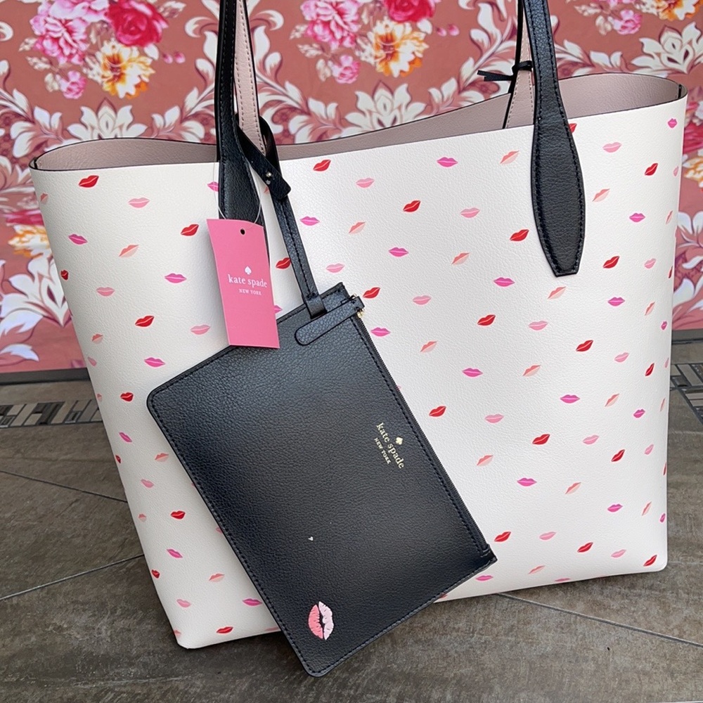 KATE SPADE MINNIE MOUSE LG REVERSIBLE TOTE - Picture 5 of 16